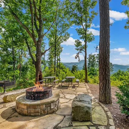 Dancing Bear Lodge By Stony Brook Cabins